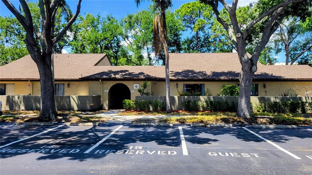 6262 142ND AVENUE N UNIT 905 CLEARWATER, FL 33760