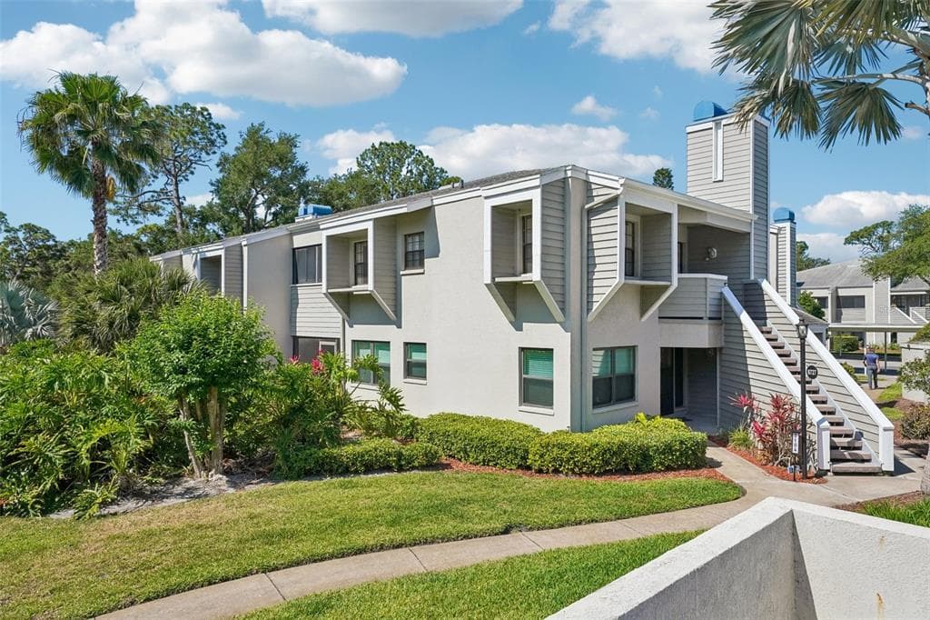 8727 BARDMOOR PLACE UNIT 204 SEMINOLE, FL 33777