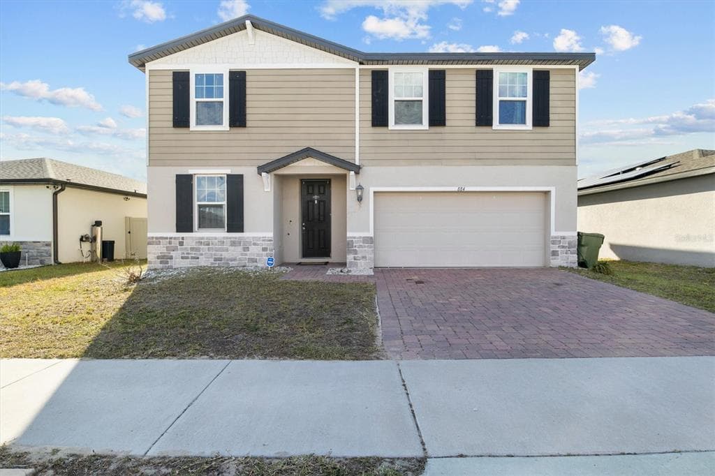 884 CAMBRIDGE DRIVE
