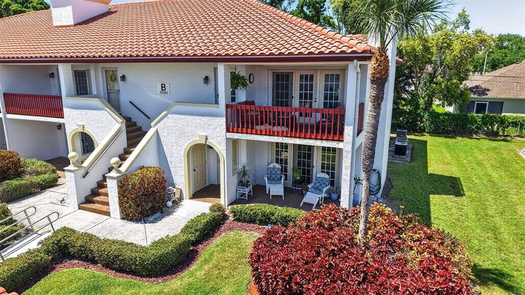 10550 VILLAGE DRIVE UNIT 104B SEMINOLE, FL 33772