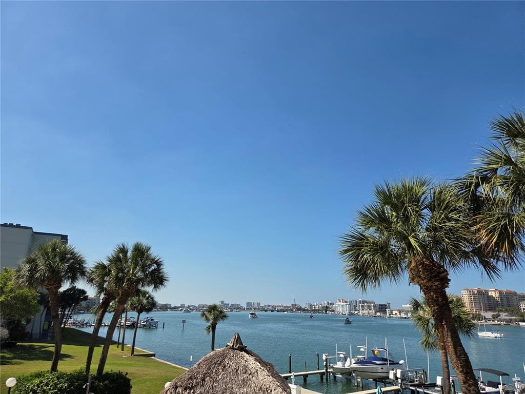650 ISLAND WAY UNIT 202