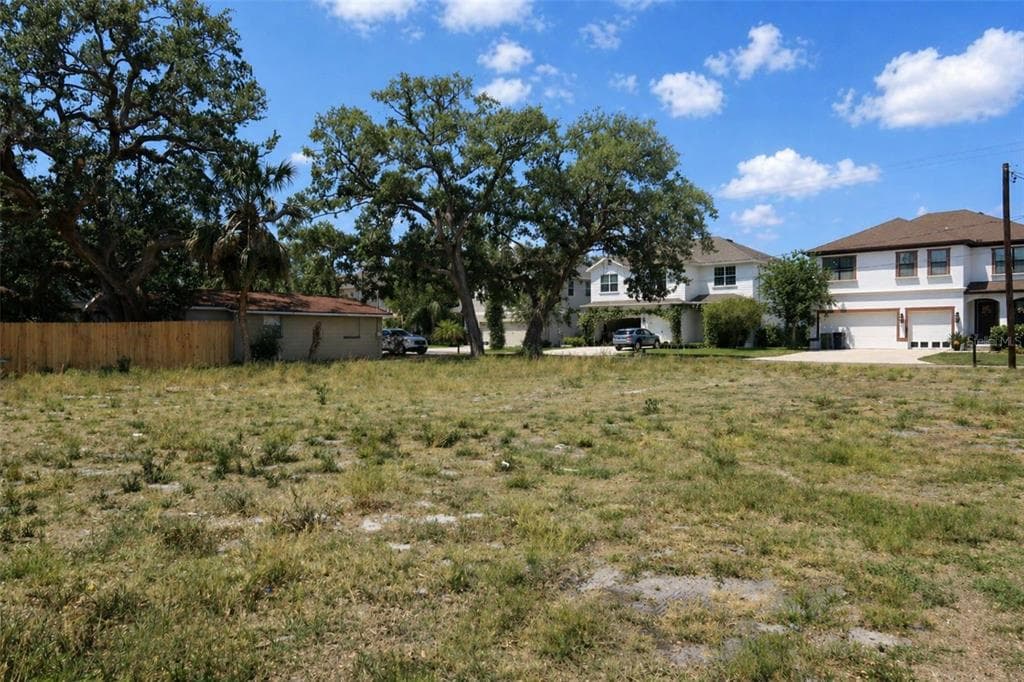 6004 S ELKINS AVENUE TAMPA, FL 33611