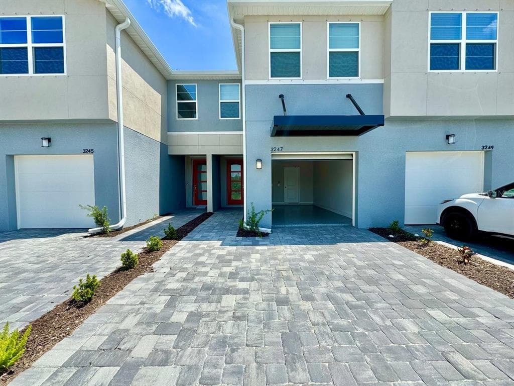 3247 FEATHER HAVEN PLACE BRANDON, FL 33511