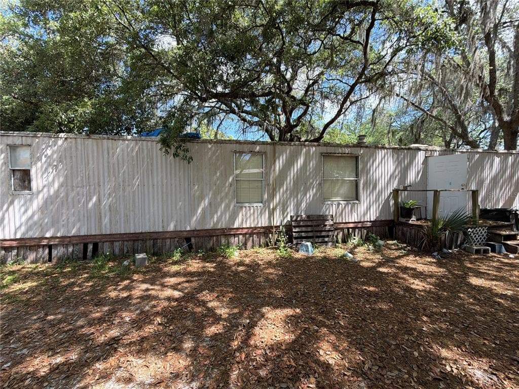 112 IVANHOE DRIVE SATSUMA, FL 32189