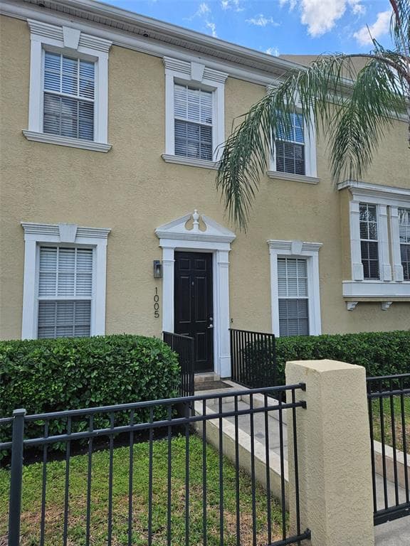 1005 EDISON PARK COURT TAMPA, FL 33606