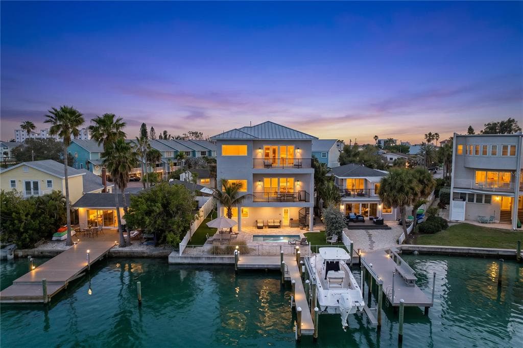 306 BAY PLZ TREASURE ISLAND, FL 33706