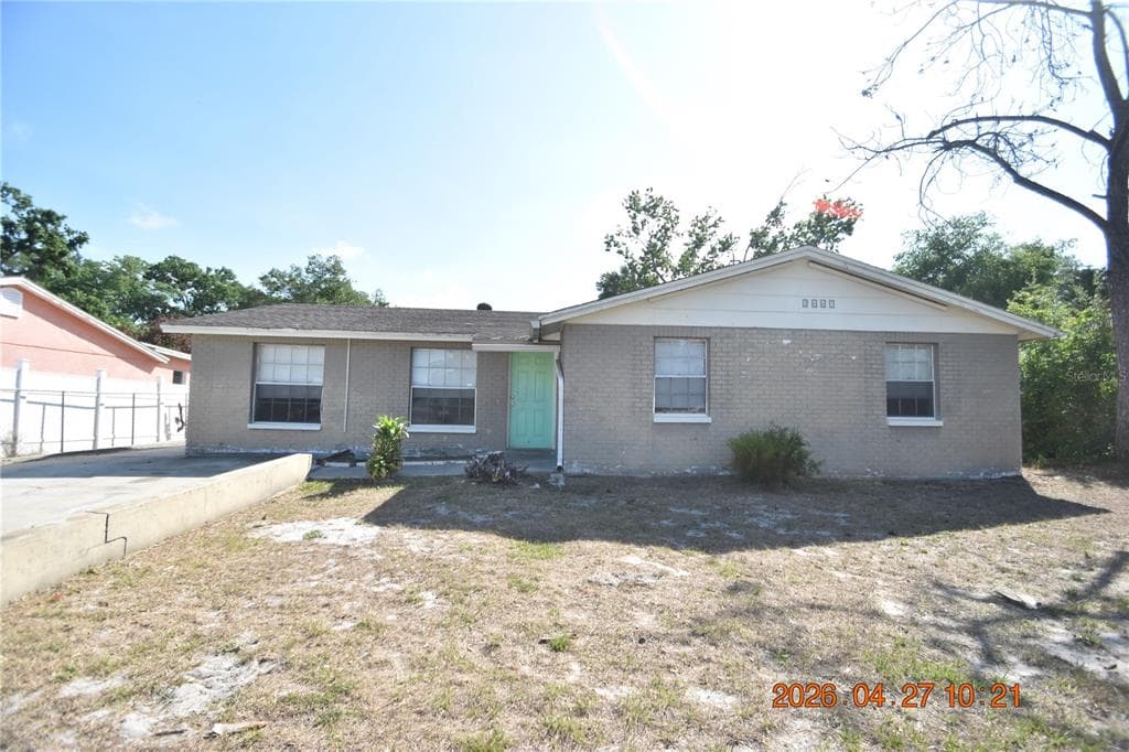 3667 SUGARCREEK DRIVE TAMPA, FL 33619
