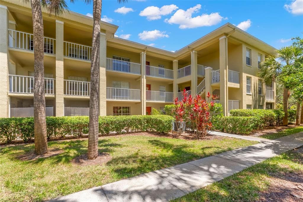 2690 CORAL LANDINGS BOULEVARD UNIT 112 PALM HARBOR, FL 34684