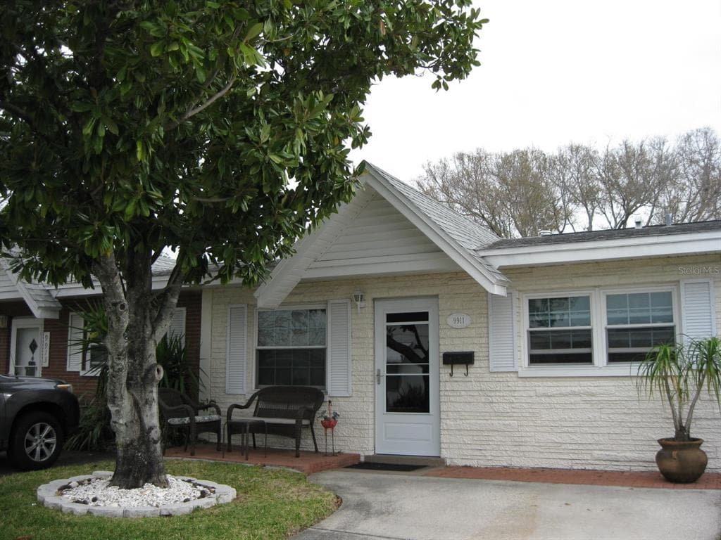 9911 DAHLIA STREET N UNIT 38 PINELLAS PARK, FL 33782