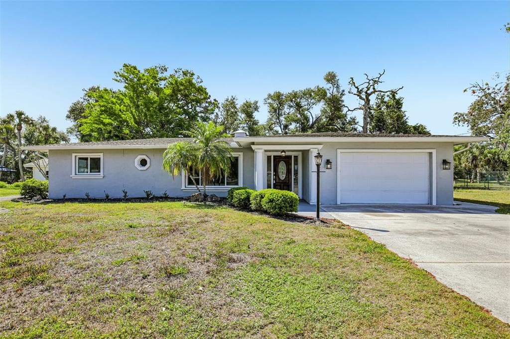 209 PALM AVENUE NOKOMIS, FL 34275
