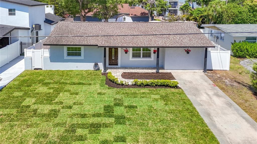 8639 MAY CIRCLE TAMPA, FL 33614