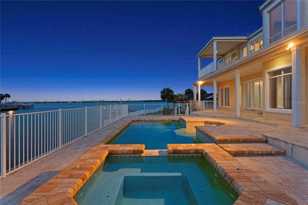 215 HARRISON AVENUE BELLEAIR BEACH, FL 33786