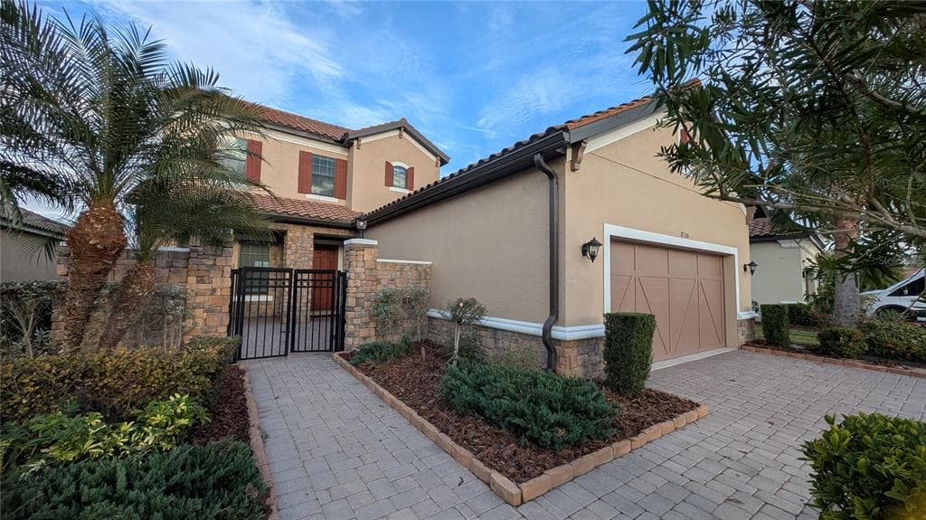 8530 GRAND ALBERATO ROAD TAMPA, FL 33647