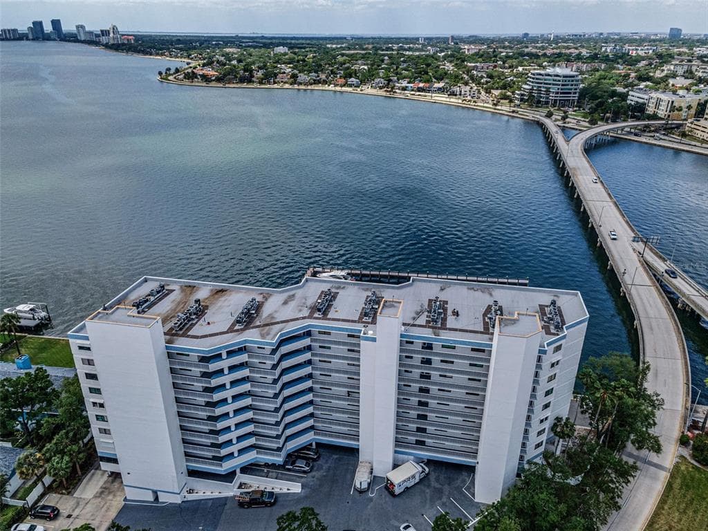 2 ADALIA AVENUE UNIT 605 TAMPA, FL 33606