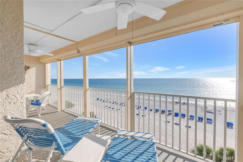 20002 GULF BOULEVARD UNIT 2705