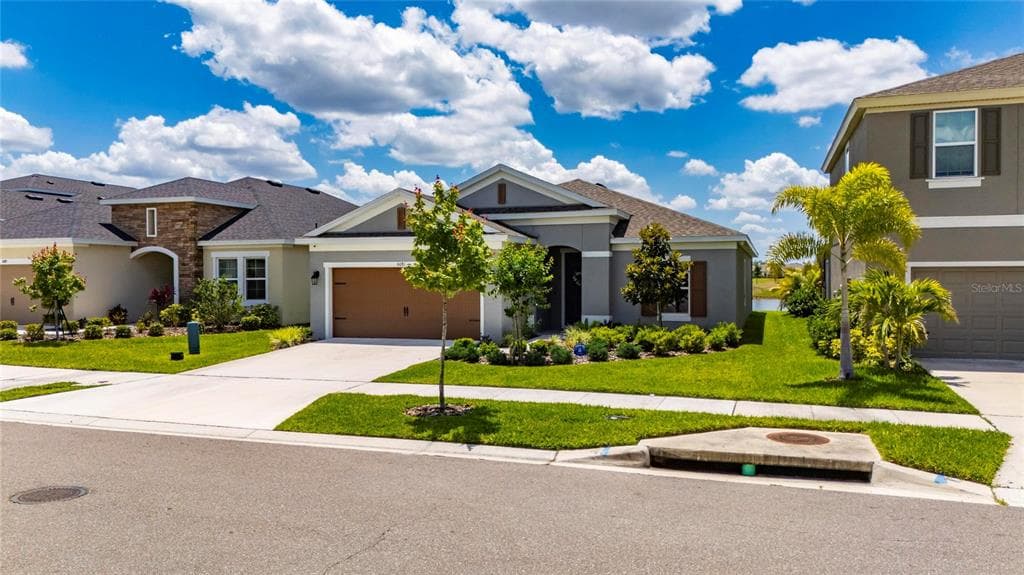 6081 HIDDEN BRANCH DRIVE APOLLO BEACH, FL 33572