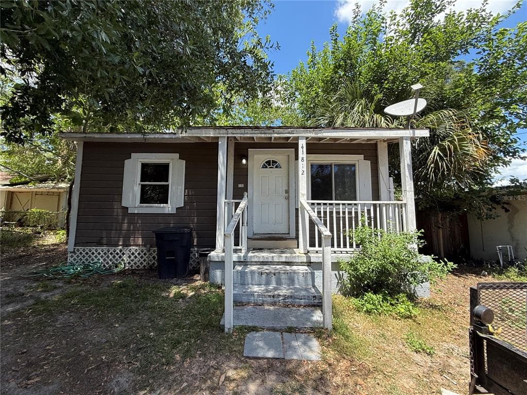 1812 E OKALOOSA AVENUE TAMPA, FL 33604