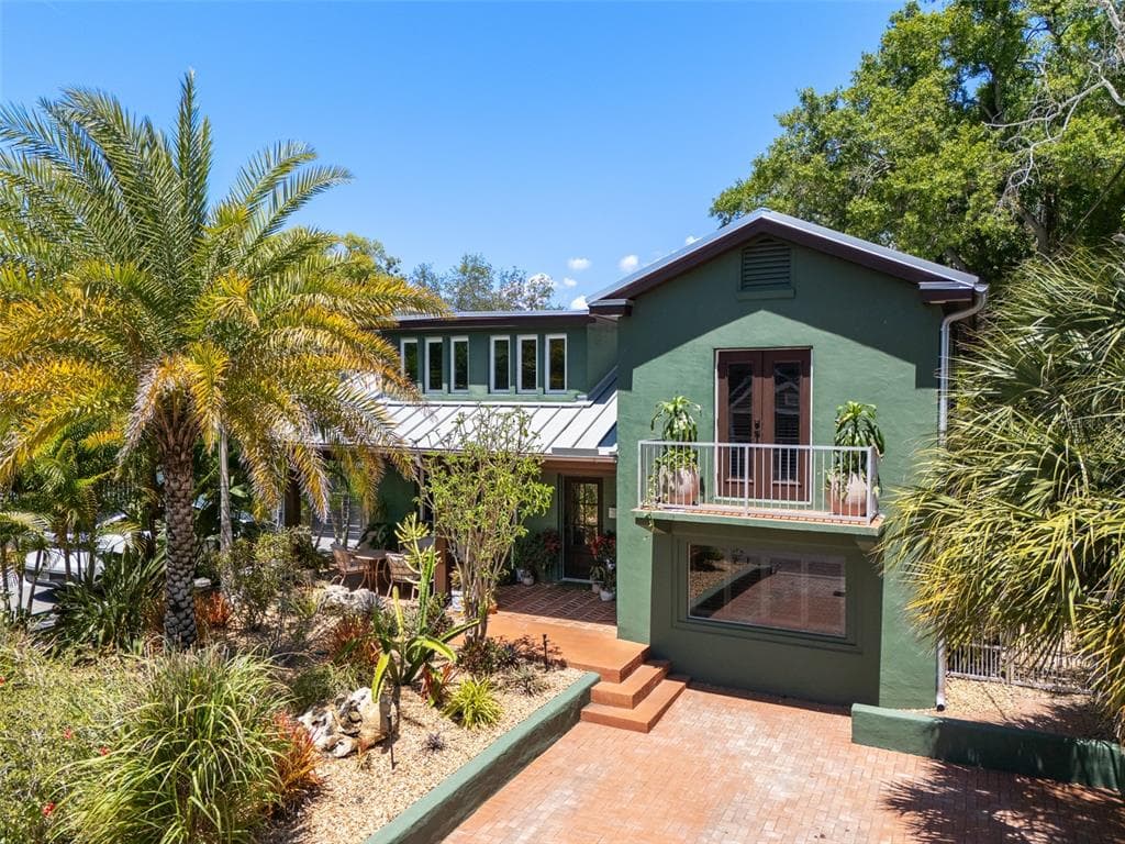 3213 W BARCELONA STREET TAMPA, FL 33629