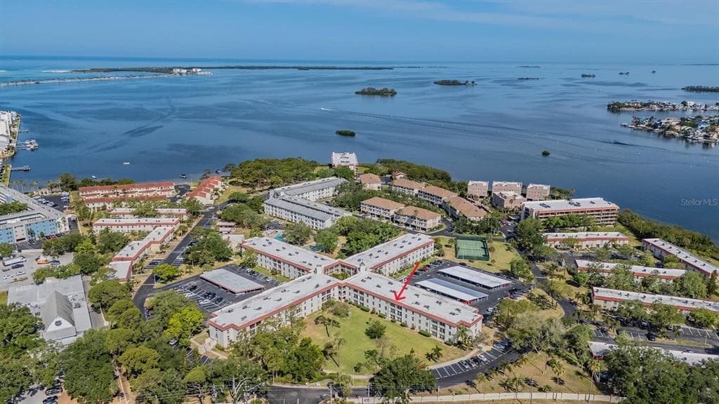 2700 BAYSHORE BOULEVARD UNIT 3205 DUNEDIN, FL 34698
