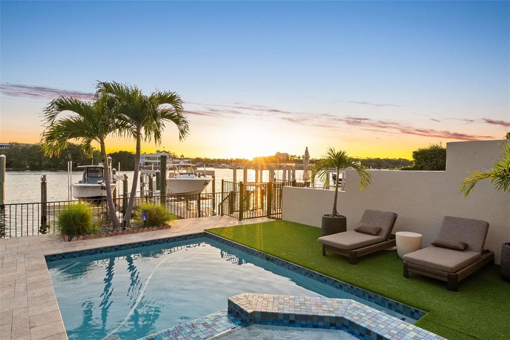 1123 a ABBEYS WAY TAMPA, FL 33602