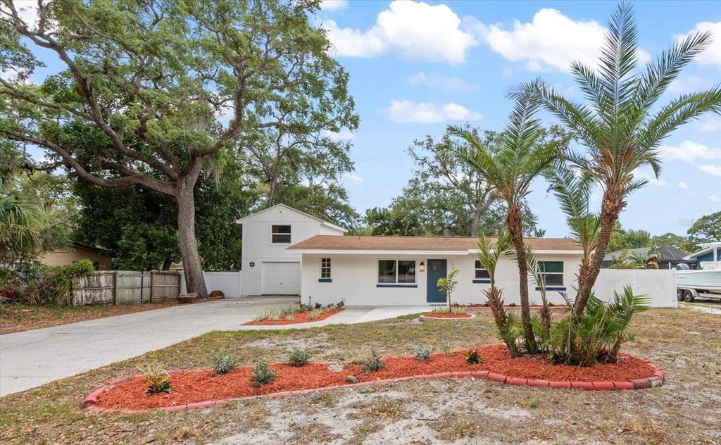11012 52ND AVENUE N ST PETERSBURG, FL 33708