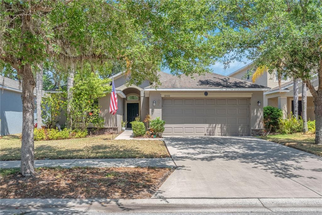 10510 SUMMER AZURE DRIVE