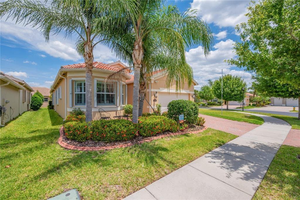 4853 GRAND BANKS DRIVE WIMAUMA, FL 33598