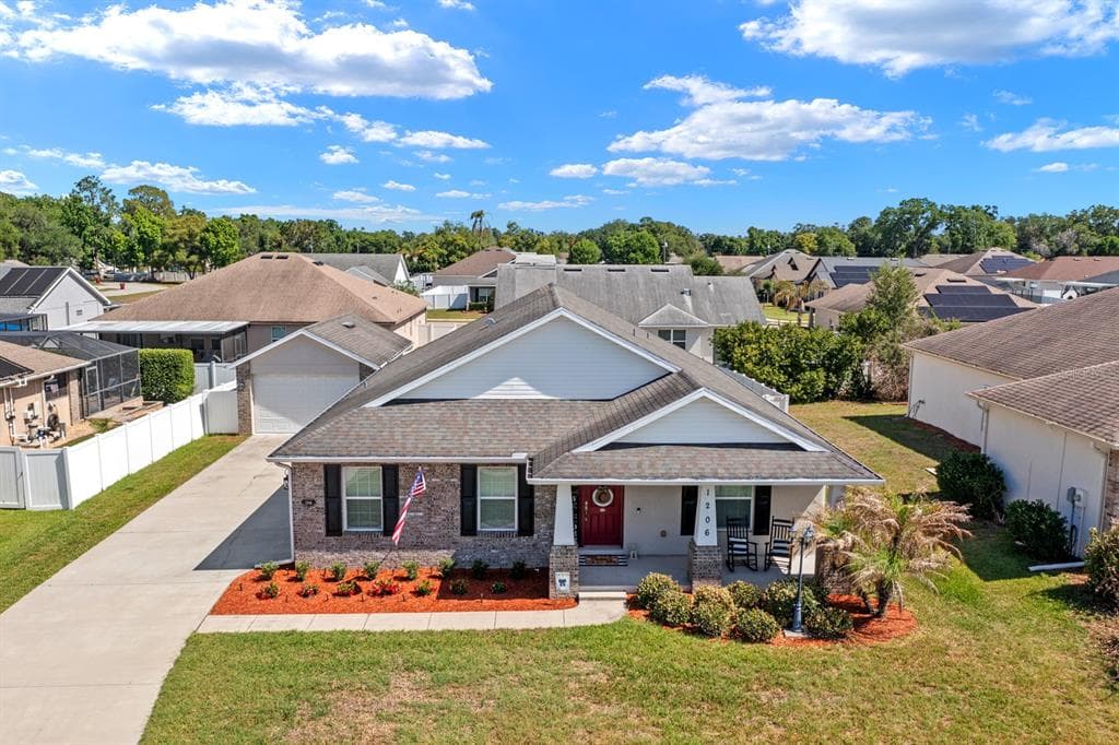 1206 SPOTTED LILAC LANE PLANT CITY, FL 33563