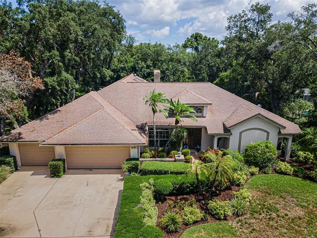 1680 SPARKLING COURT DUNEDIN, FL 34698