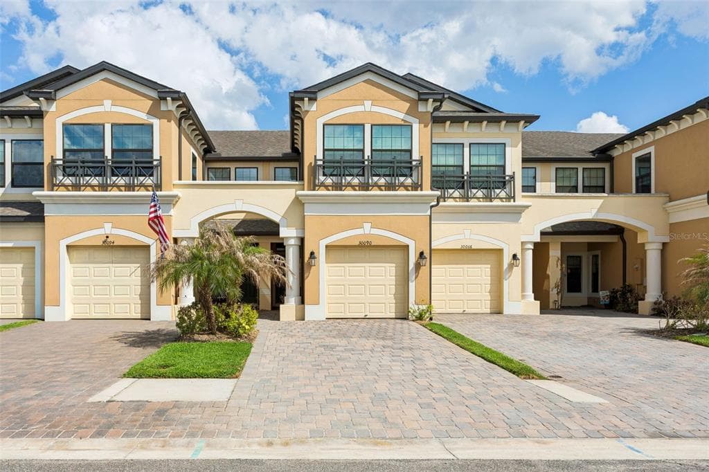 30090 SOUTHWELL LANE WESLEY CHAPEL, FL 33543