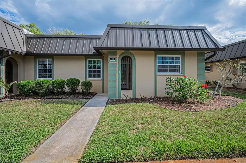 4200 HAMPTON DRIVE NEW PORT RICHEY, FL 34652