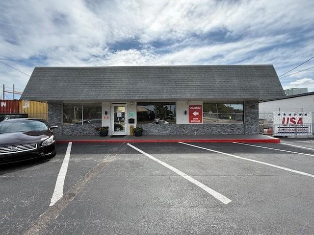 9511 N NEBRASKA AVENUE