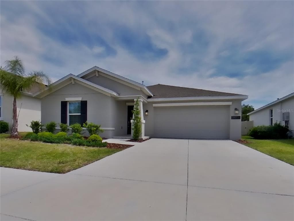 34036 SKY BLOSSOM CIRCLE LEESBURG, FL 34788