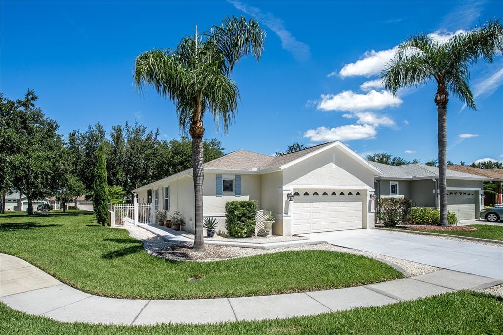 8105 AMBERSWEET PLACE LAND O LAKES, FL 34637