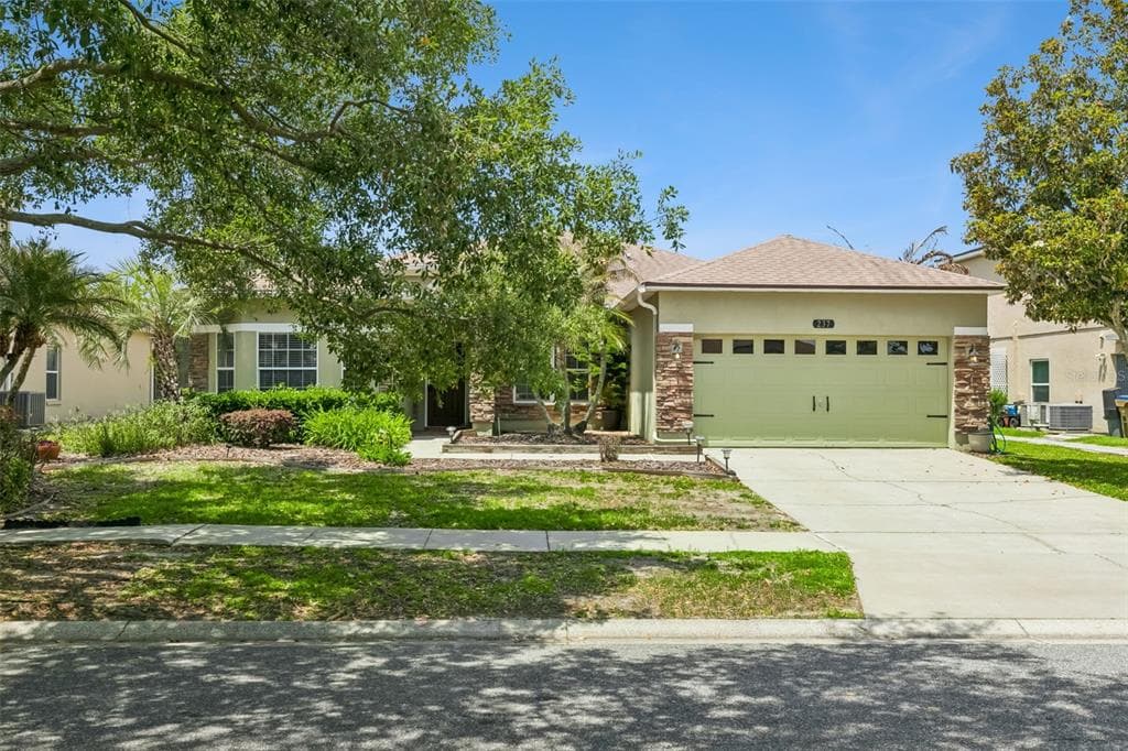 237 STRATHMORE CIRCLE KISSIMMEE, FL 34744