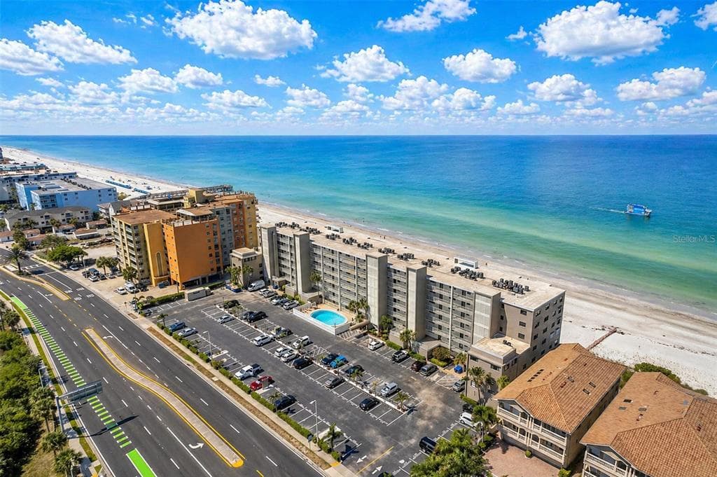 18650 GULF BOULEVARD UNIT 305