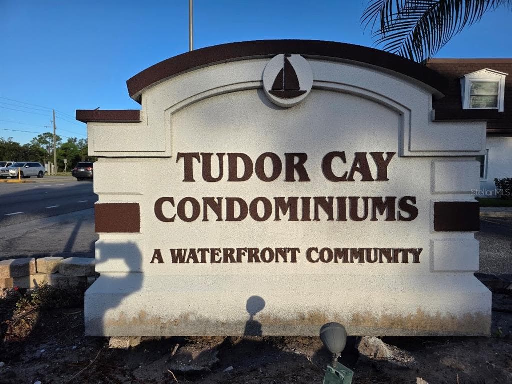 9004 TUDOR DRIVE UNIT K204 TAMPA, FL 33615