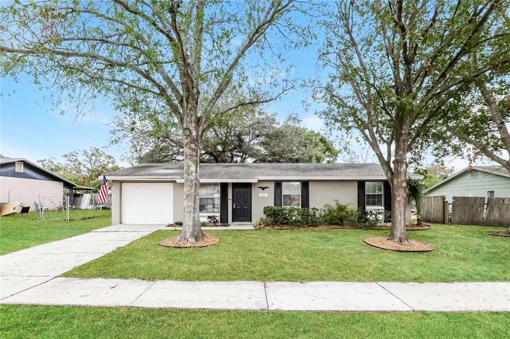 907 BRIARCLIFF DRIVE VALRICO, FL 33594