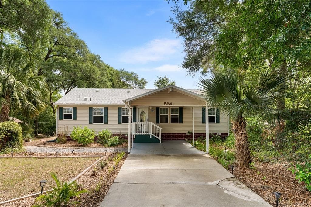 5841 SE 164TH AVENUE OCKLAWAHA, FL 32179