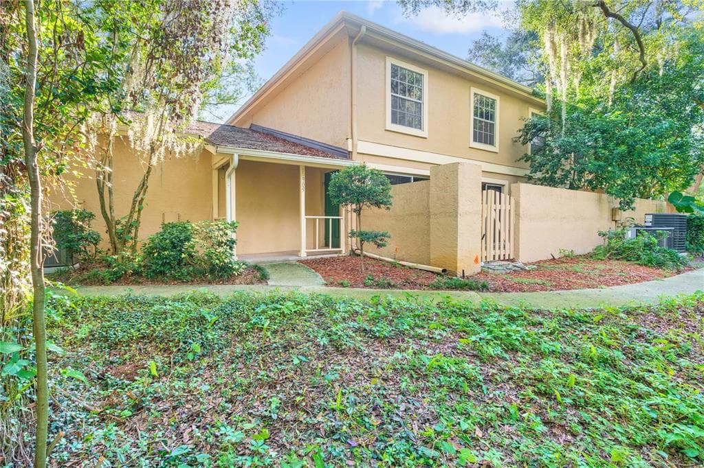 11905 LAKEMIST CIRCLE UNIT 74 TEMPLE TERRACE, FL 33617