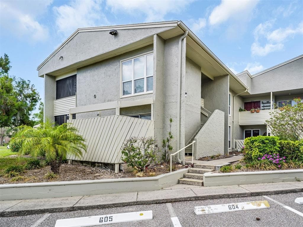 608 WINDRUSH BAY DRIVE UNIT 225 TARPON SPRINGS, FL 34689