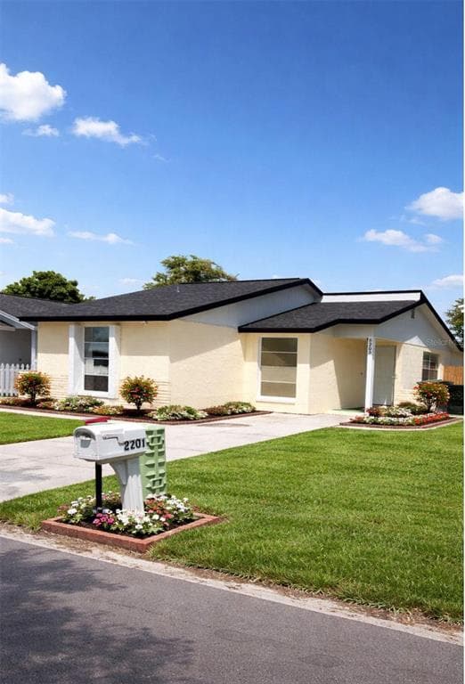 8203 OLIVEWOOD PLACE TAMPA, FL 33615
