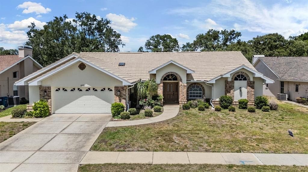 1091 TOURNAMENT DRIVE SPRING HILL, FL 34608