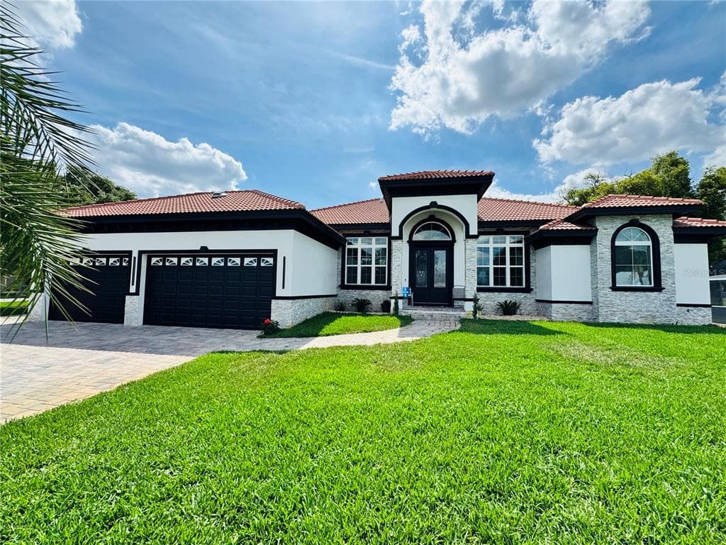803 LAKE JESSIE DR DRIVE