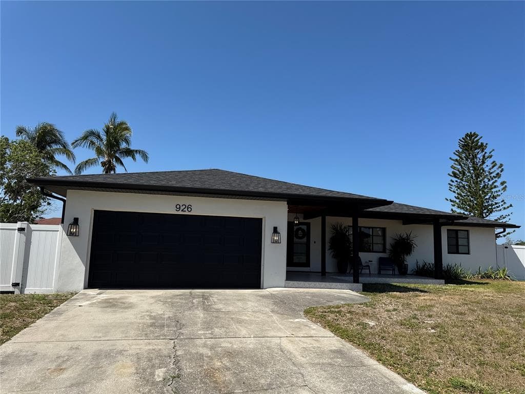 926 EAGLE LANE APOLLO BEACH, FL 33572