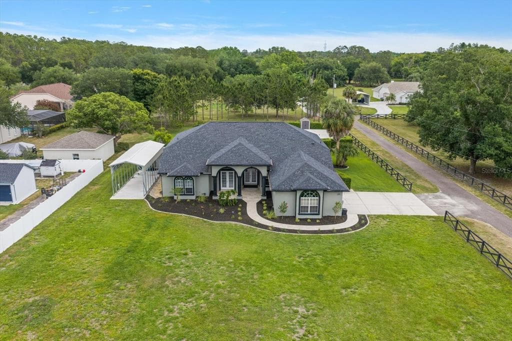 18731 CROOKED LANE LUTZ, FL 33548