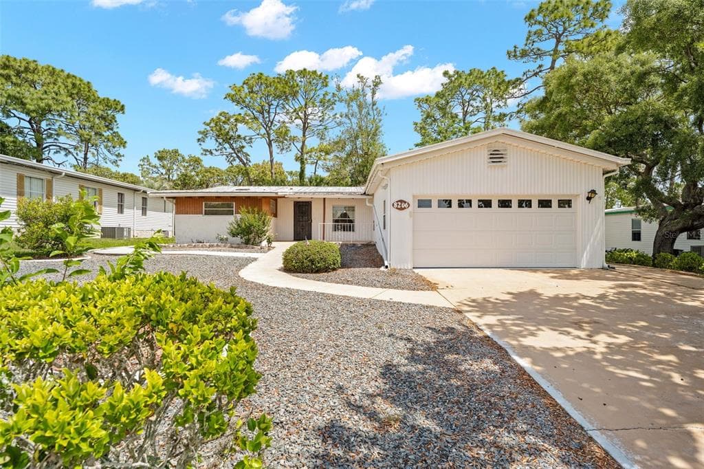 8206 COUNTRY CLUB DRIVE BROOKSVILLE, FL 34613