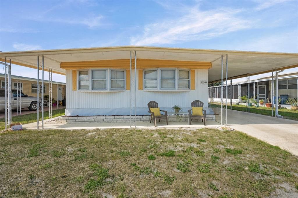 37135 SANDRA AVENUE ZEPHYRHILLS, FL 33542