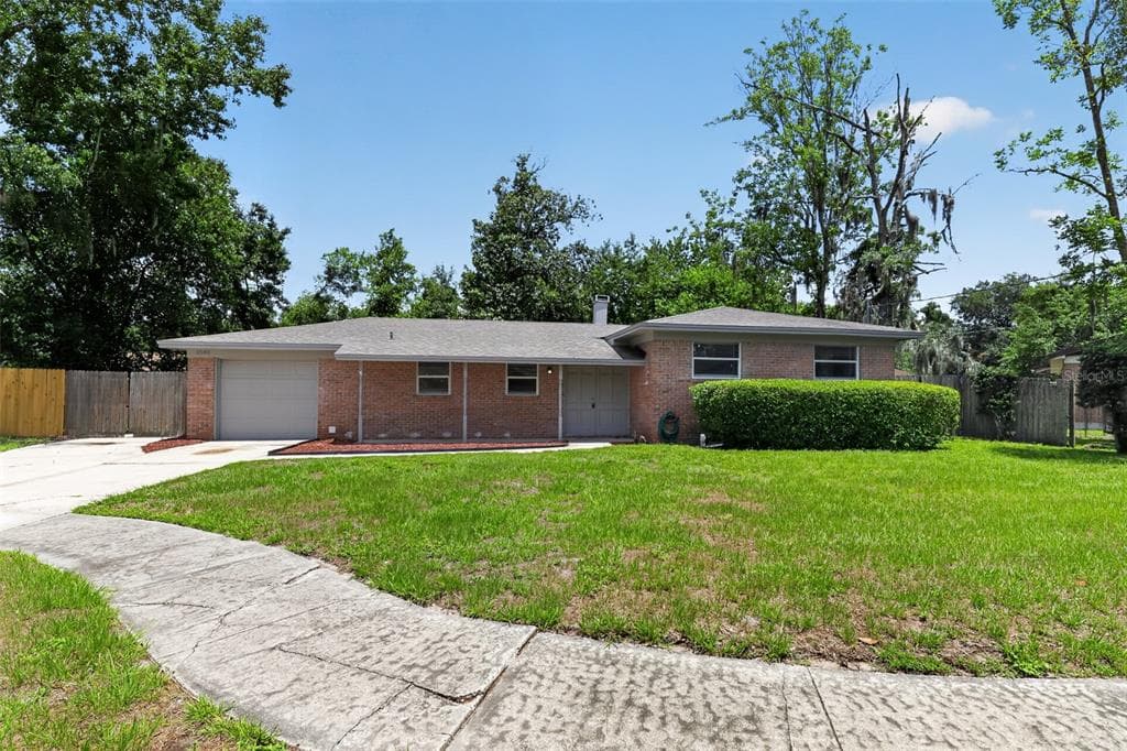 1543 REDBUD COURT ORANGE PARK, FL 32073
