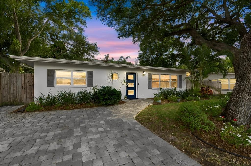2920 W ELLIS DRIVE TAMPA, FL 33611